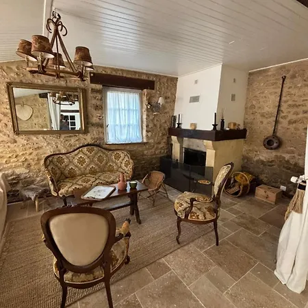 Corps De Ferme Rénové à 10 Min De Sarlat