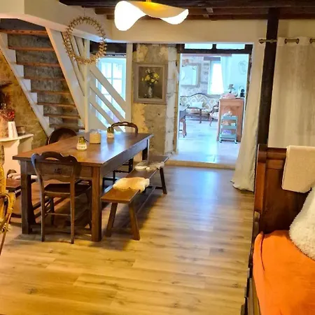 Corps De Ferme Rénové à 10 Min De Sarlat *